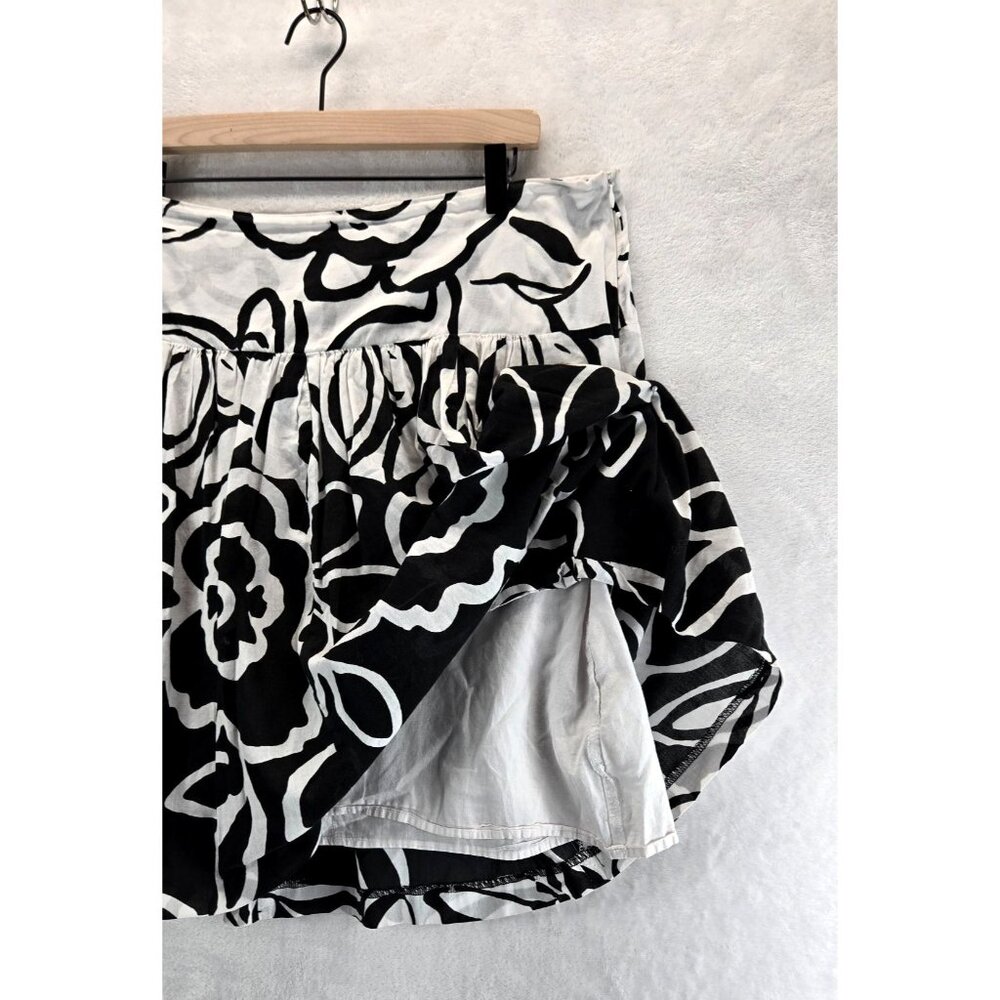 Karen Kane Black/White Skirt Abstract Floral Full Knee Sz 14 Hip Bank Flouncy - Picture 2 of 12